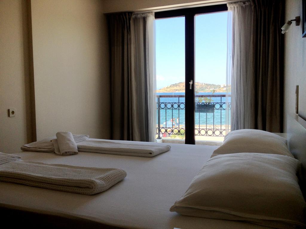 Nemrut Bay Otel Yenifoca 部屋 写真